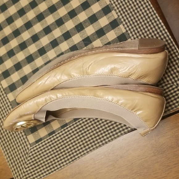 Tan leather Tory Burch ballet flats. Size 7 - Picture 7 of 9